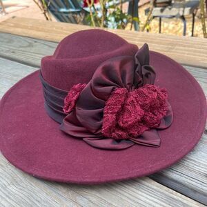 GIO vanning New York 100% wool hat nwt